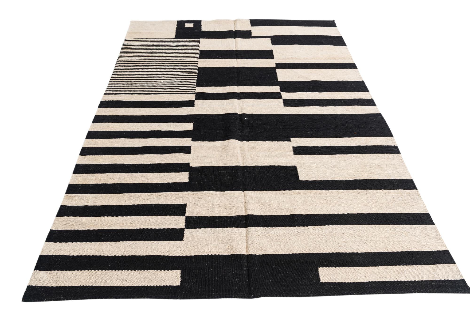5' 7 x 7' 10 Hand Woven Kilim Modern Wool Rug