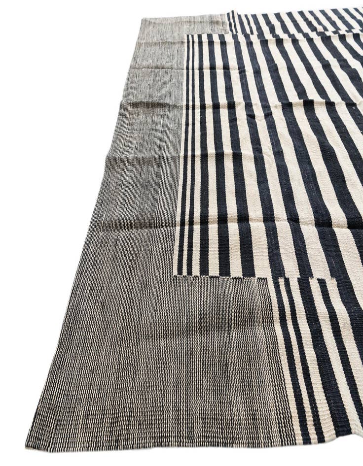 Detail image of 5' 8 x 7' 8  Hand Woven Kilim Modern Wool Rug