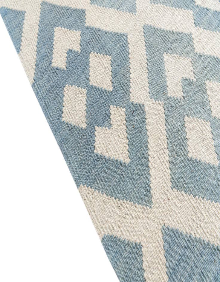 Detail image of 7' x 9' 5  Hand Woven Kilim Modern Wool Rug