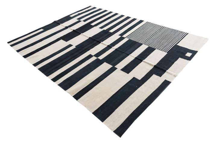5' 9 x 7' 7 Hand Woven Kilim Modern Wool Rug