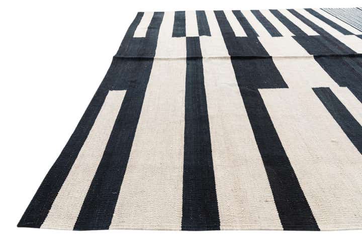 5' 9 x 7' 7 Hand Woven Kilim Modern Wool Rug