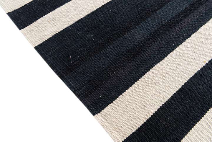 5' 9 x 7' 7 Hand Woven Kilim Modern Wool Rug