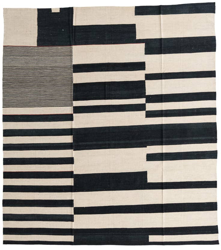 Detail image of 8' 7 x 9' 6 Hand Woven Kilim Modern Wool Rug