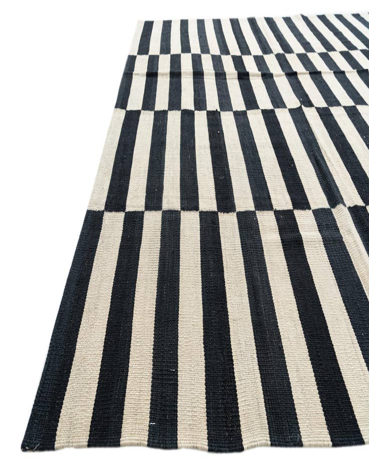 Detail image of 5' 7 x 7' 10  Hand Woven Kilim Modern Wool Rug