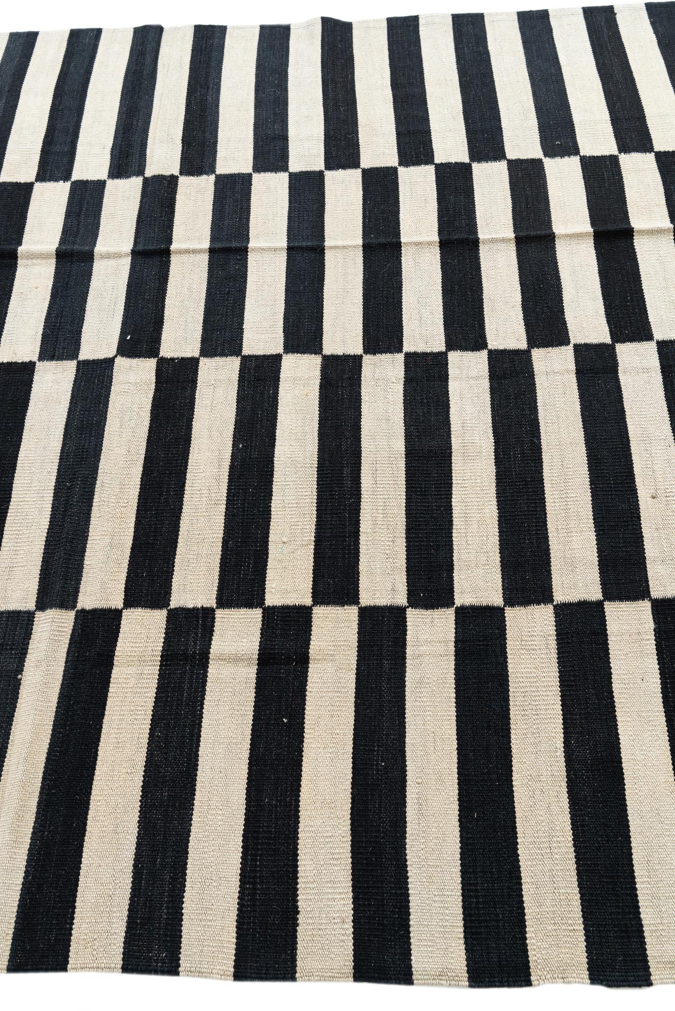 5' 7 x 7' 10 Hand Woven Kilim Modern Wool Rug