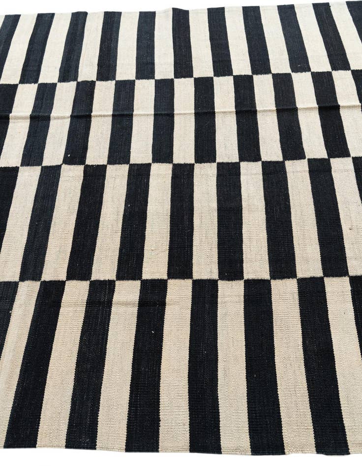 Detail image of 5' 7 x 7' 10  Hand Woven Kilim Modern Wool Rug