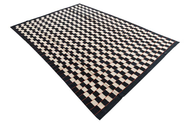 Detail image of 6' 8 x 9' 7 Hand Woven Kilim Modern Wool Rug