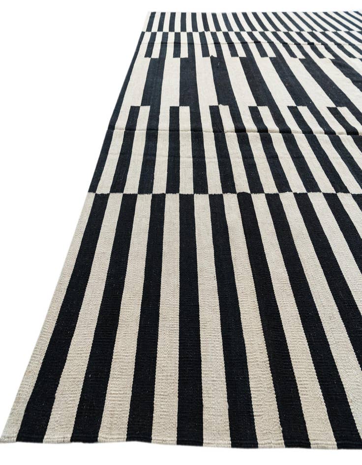 Detail image of 10' 1 x 13'  Hand Woven Kilim Modern Wool Rug