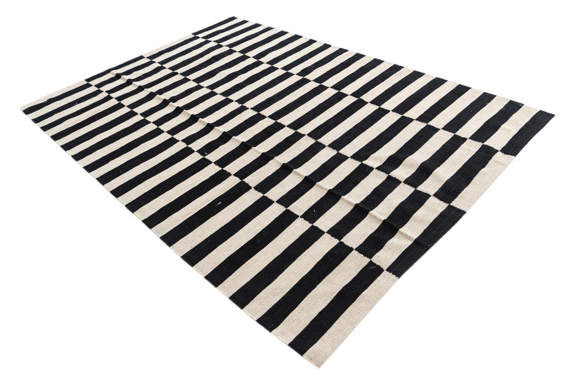 5' 8 x 7' 10 Hand Woven Kilim Modern Wool Rug