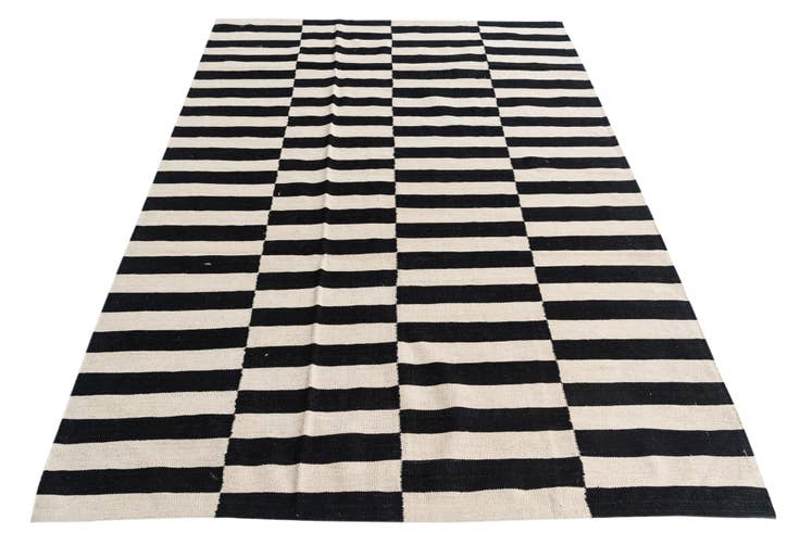 Detail image of 5' 8 x 7' 10 Hand Woven Kilim Modern Wool Rug