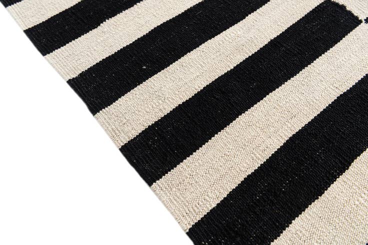 Detail image of 5' 8 x 7' 10 Hand Woven Kilim Modern Wool Rug