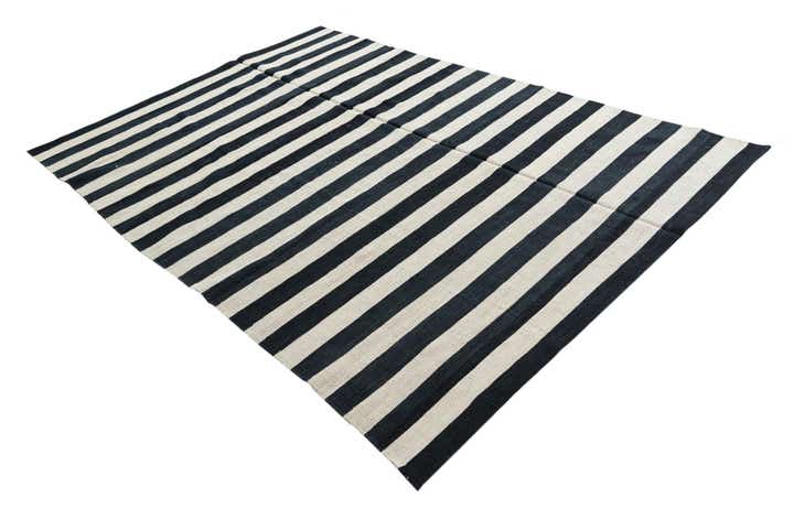 5' 6 x 8' Hand Woven Kilim Modern Wool Rug