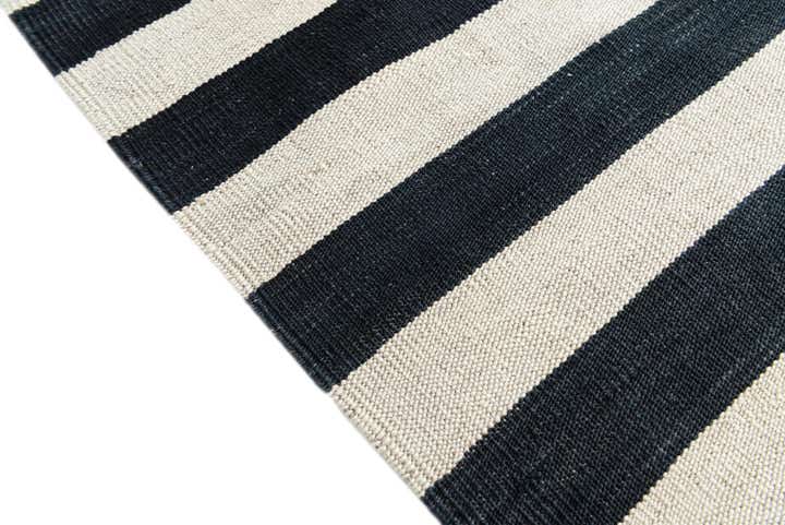 5' 6 x 8' Hand Woven Kilim Modern Wool Rug