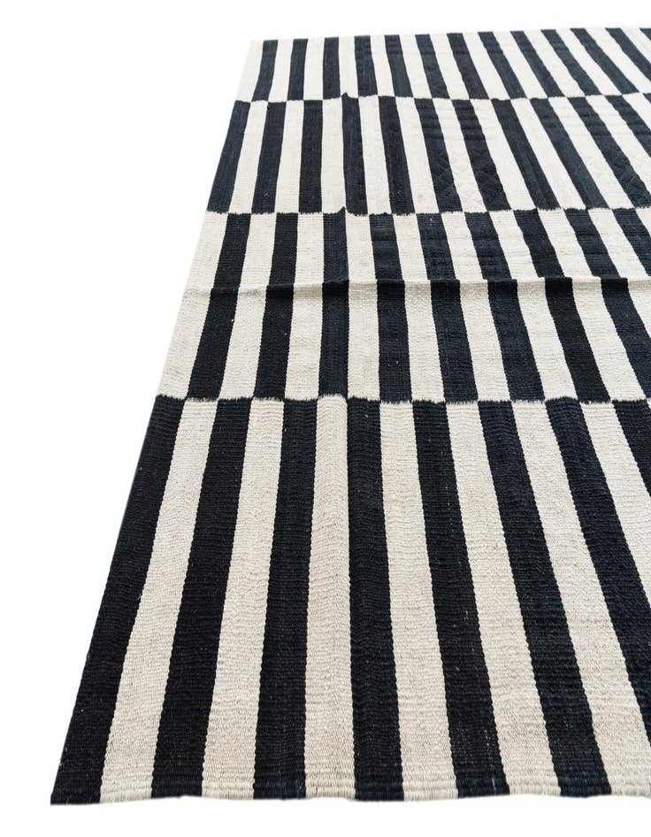 Detail image of 5' 7 x 8' 10  Hand Woven Kilim Modern Wool Rug
