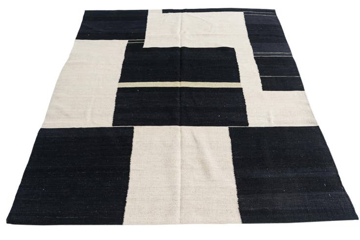 Detail image of 5' 5 x 6' 3 Hand Woven Kilim Modern Wool Rug