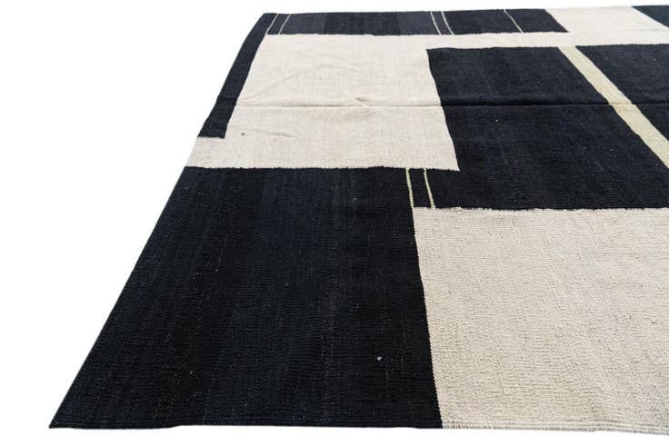 Detail image of 5' 5 x 6' 3 Hand Woven Kilim Modern Wool Rug