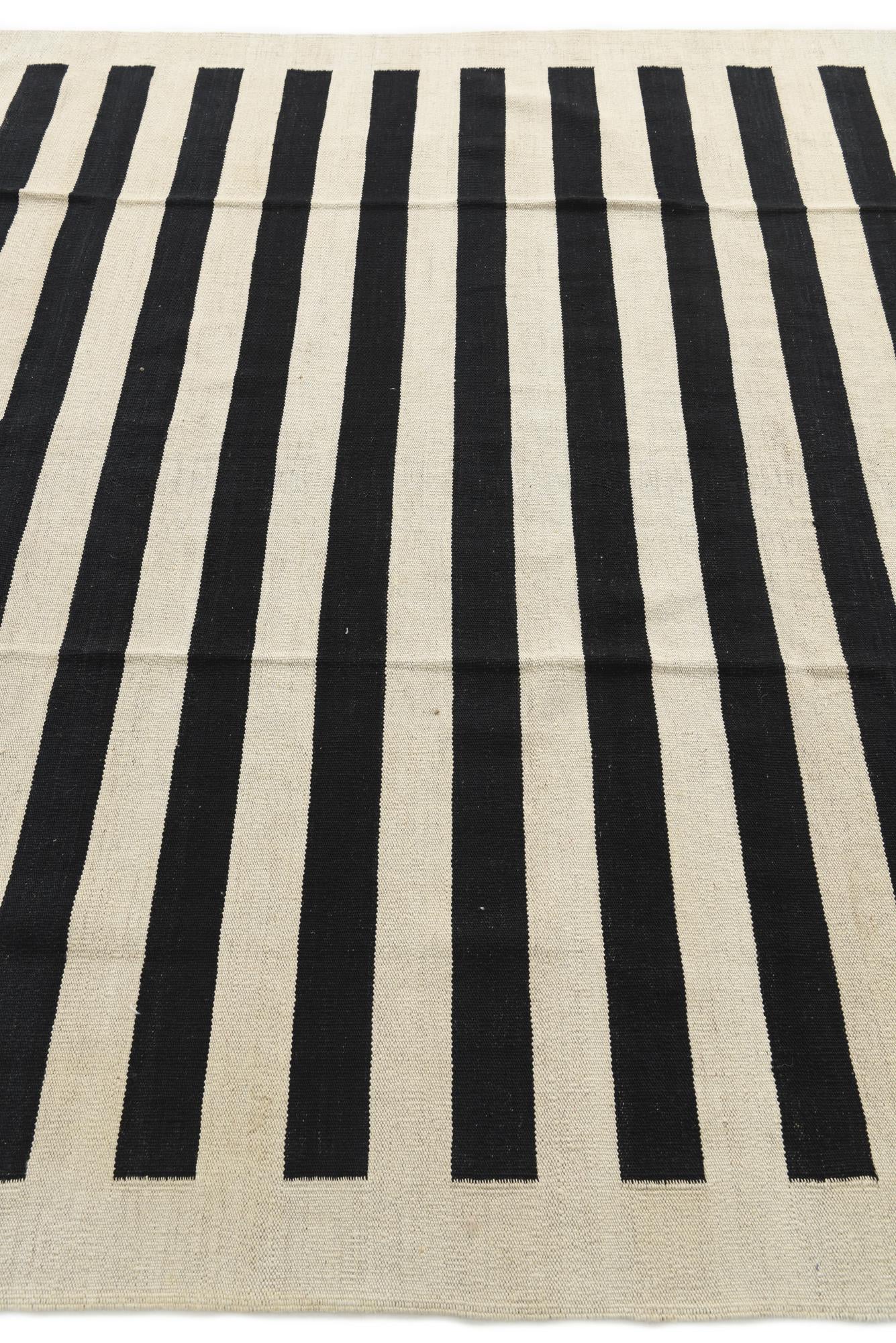 6' 6 x 9' 8 Hand Woven Kilim Modern Wool Rug