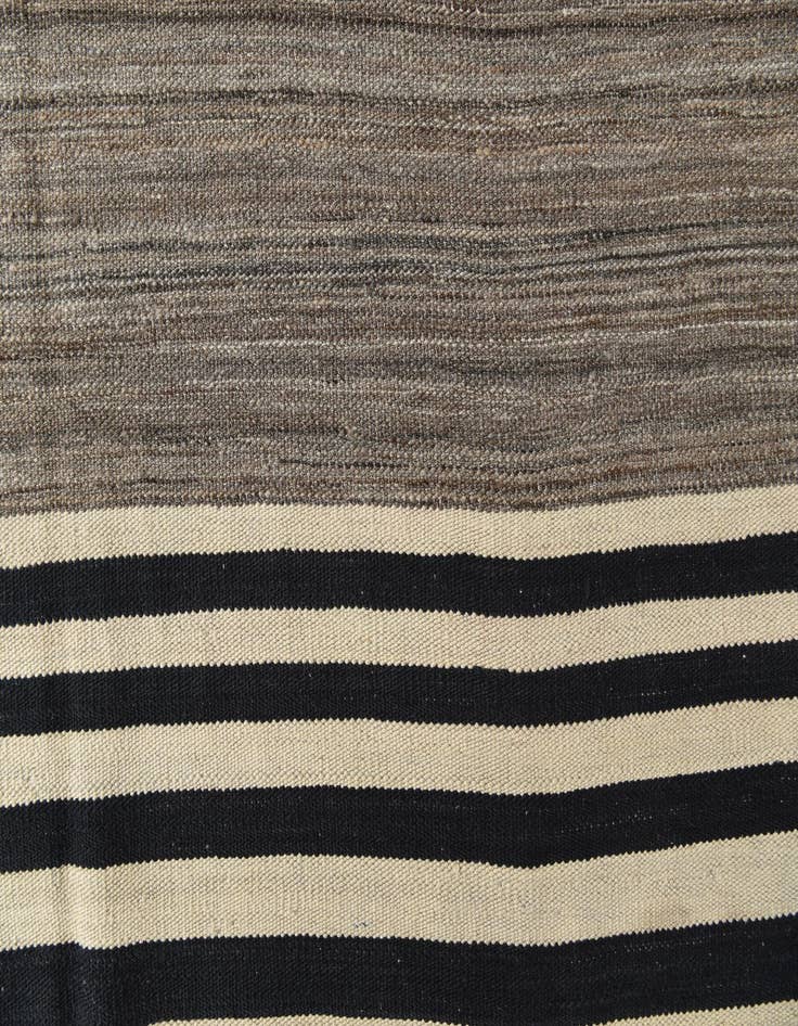Detail image of 8' 3 x 9' 10  Hand Woven Kilim Modern Wool Rug