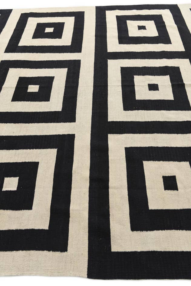 Detail image of 8' x 10' Hand Woven Kilim Modern Wool Rug