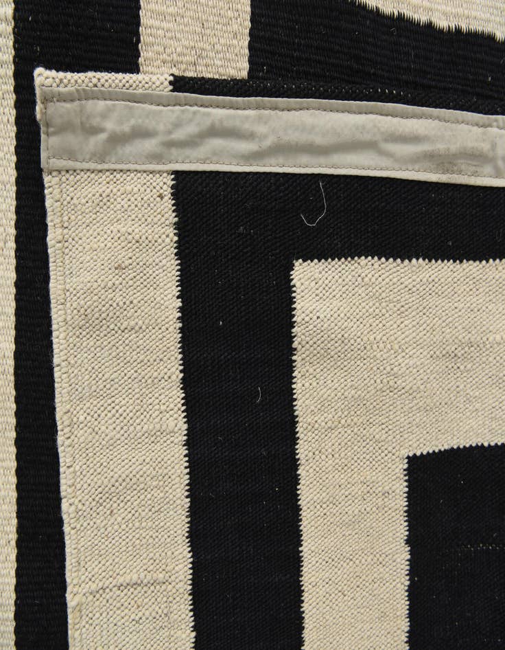Detail image of 8' x 10'  Hand Woven Kilim Modern Wool Rug