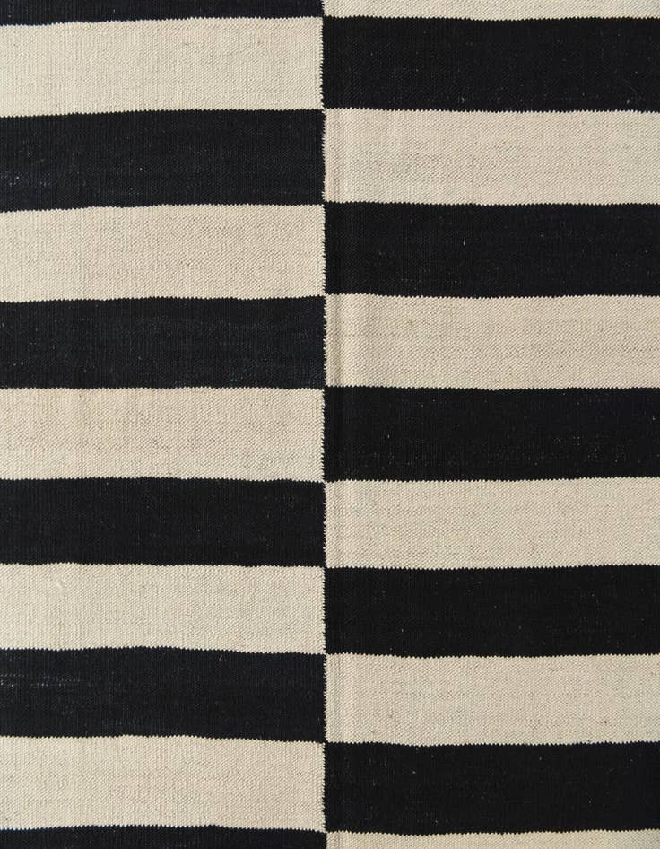 Detail image of 8' 6 x 11' 2  Hand Woven Kilim Modern Wool Rug