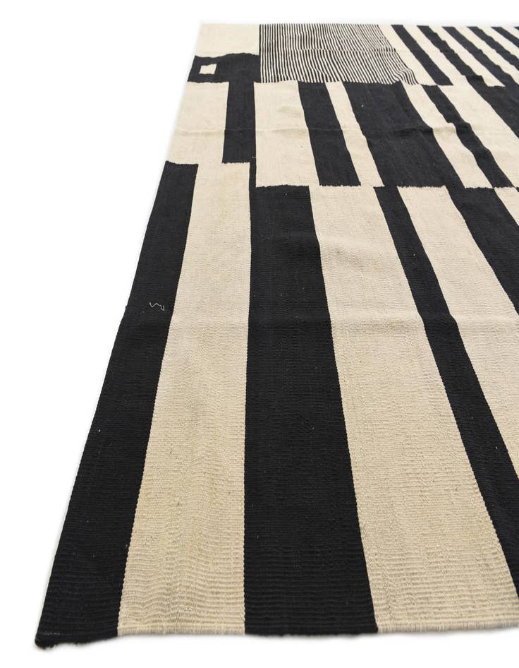 Detail image of 8' 5 x 9' 10  Hand Woven Kilim Modern Wool Rug