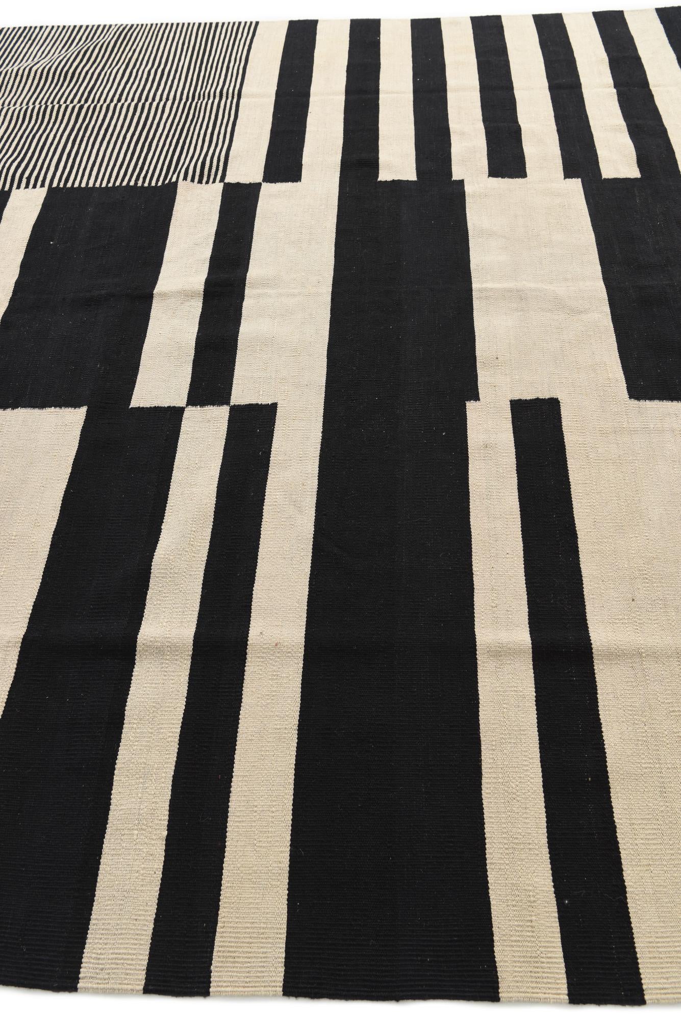 8' 5 x 9' 10 Hand Woven Kilim Modern Wool Rug