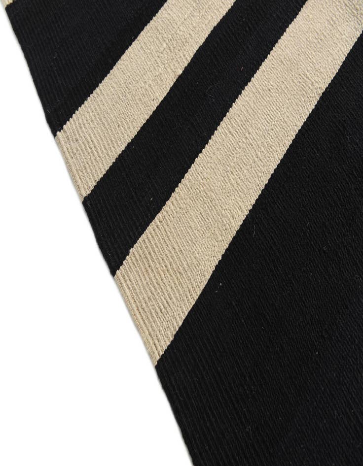 Detail image of 8' 5 x 9' 10  Hand Woven Kilim Modern Wool Rug