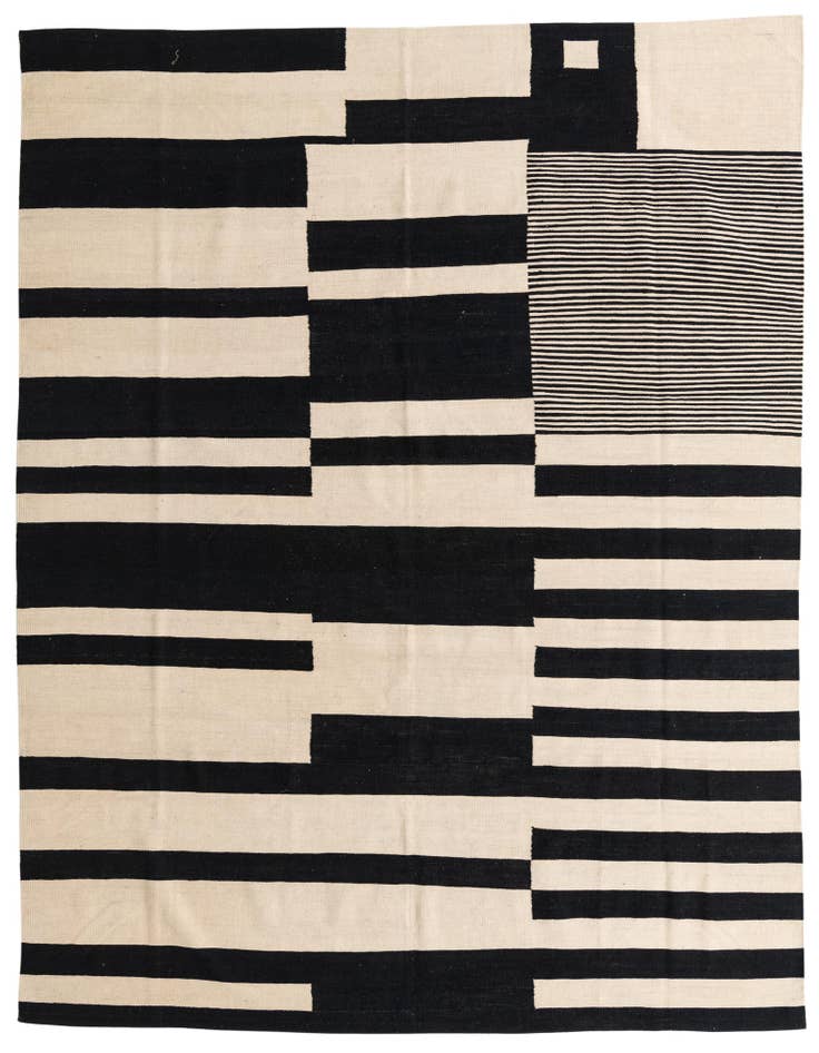 Detail image of 8' 5 x 9' 10 Hand Woven Kilim Modern Wool Rug