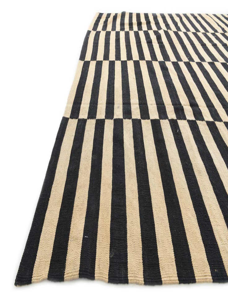 Detail image of 8' 4 x 11' 2  Hand Woven Kilim Modern Wool Rug