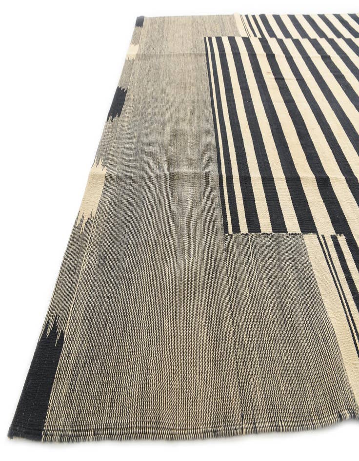 Detail image of 6' 7 x 9' 8  Hand Woven Kilim Modern Wool Rug