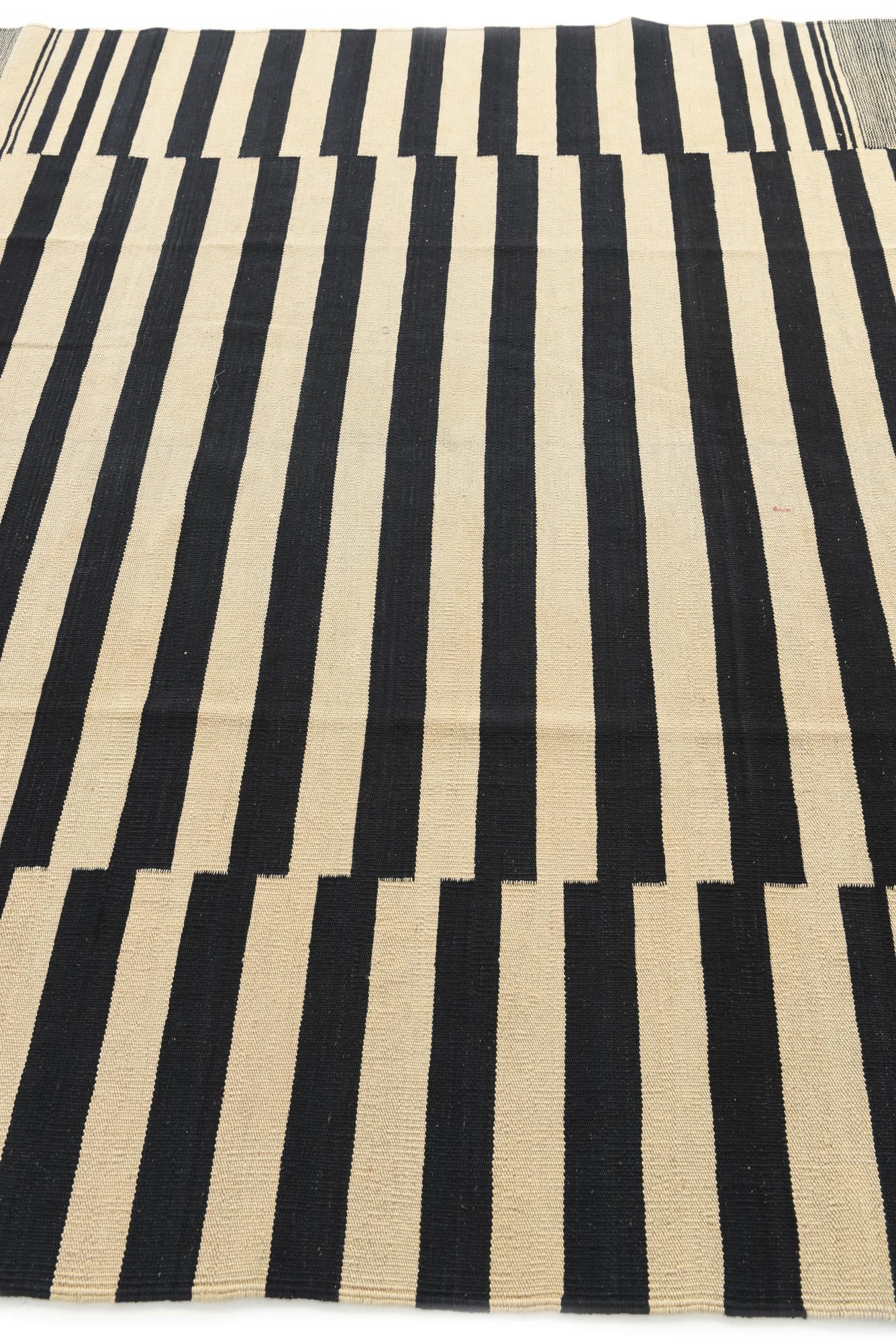 6' 7 x 9' 8 Hand Woven Kilim Modern Wool Rug