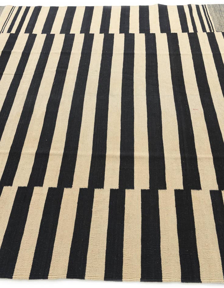 Detail image of 6' 7 x 9' 8  Hand Woven Kilim Modern Wool Rug