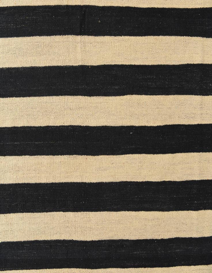 Detail image of 8' 2 x 9' 9  Hand Woven Kilim Modern Wool Rug