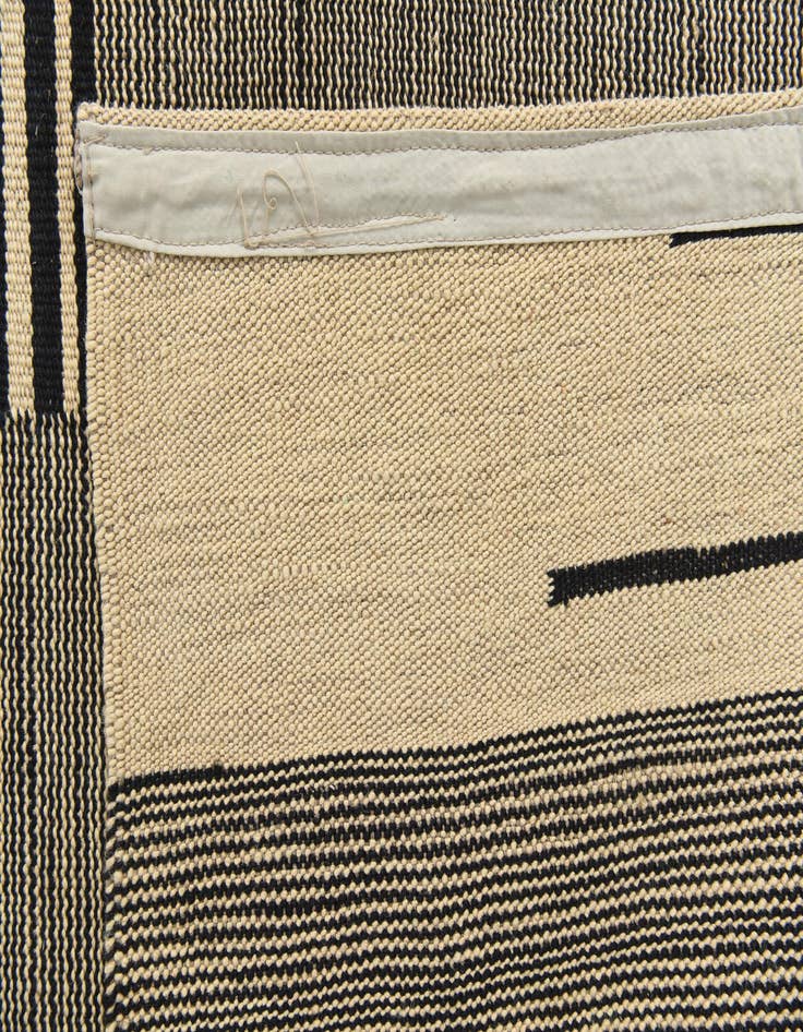 Detail image of 8' 2 x 9' 9  Hand Woven Kilim Modern Wool Rug