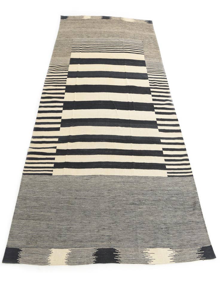 Detail image of 6' 9 x 9' 9  Hand Woven Kilim Modern Wool Rug