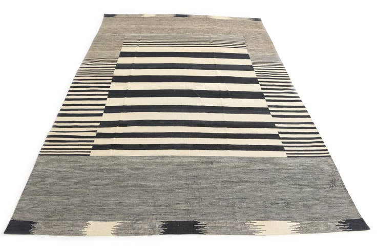Detail image of 6' 9 x 9' 9 Hand Woven Kilim Modern Wool Rug