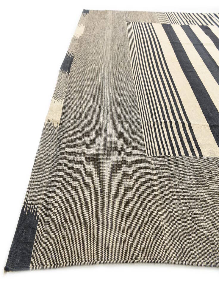 Detail image of 6' 9 x 9' 9  Hand Woven Kilim Modern Wool Rug