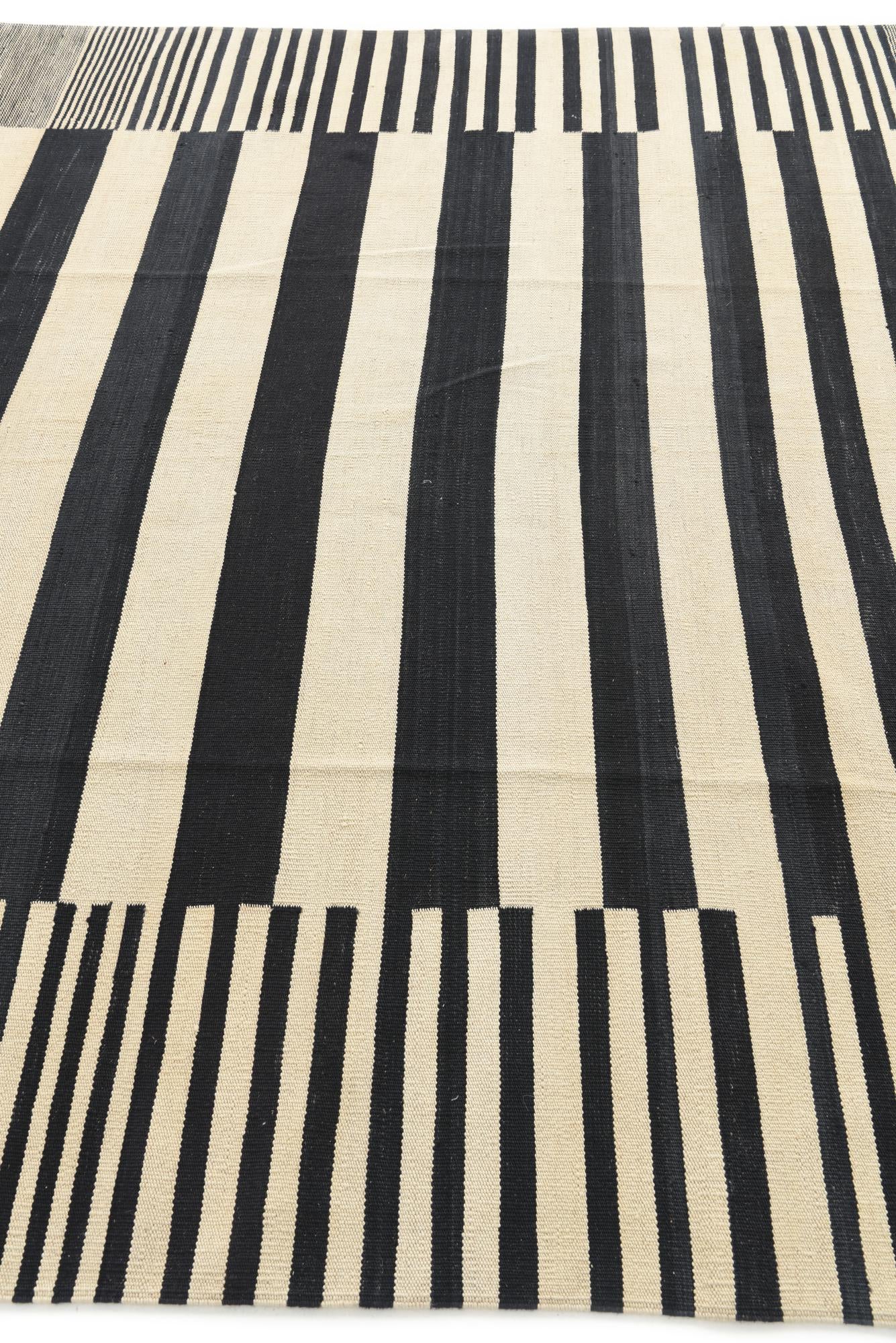 6' 9 x 9' 9 Hand Woven Kilim Modern Wool Rug