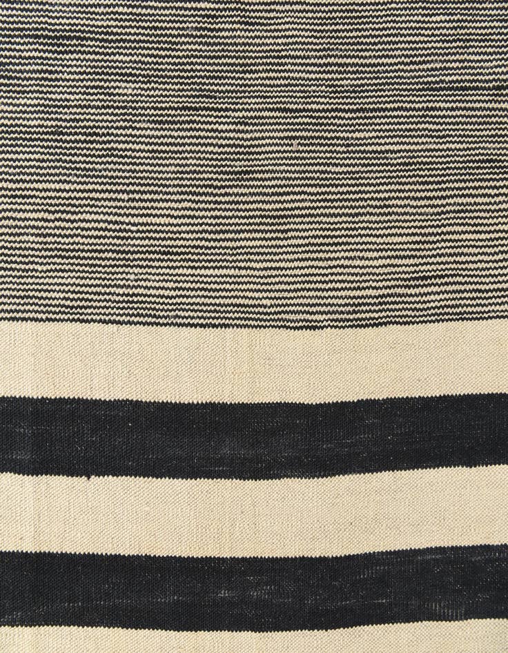 Detail image of 6' 9 x 9' 9  Hand Woven Kilim Modern Wool Rug