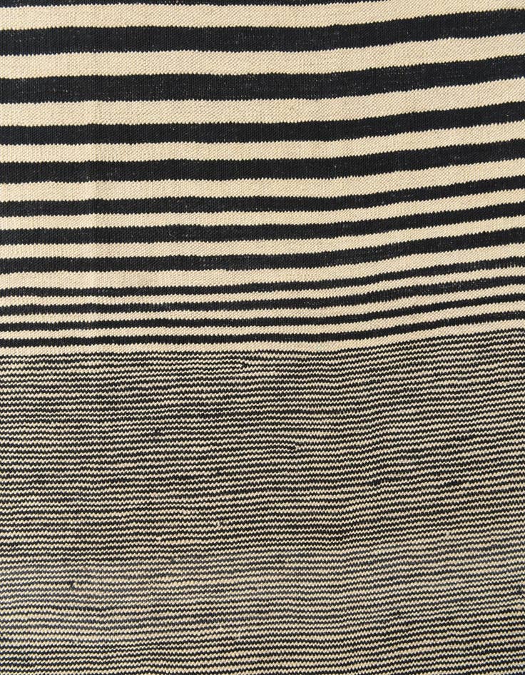 Detail image of 6' 9 x 9' 9  Hand Woven Kilim Modern Wool Rug