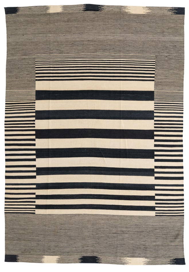 Detail image of 6' 9 x 9' 9 Hand Woven Kilim Modern Wool Rug