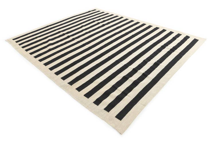 Detail image of 8' 2 x 9' 8 Hand Woven Kilim Modern Wool Rug