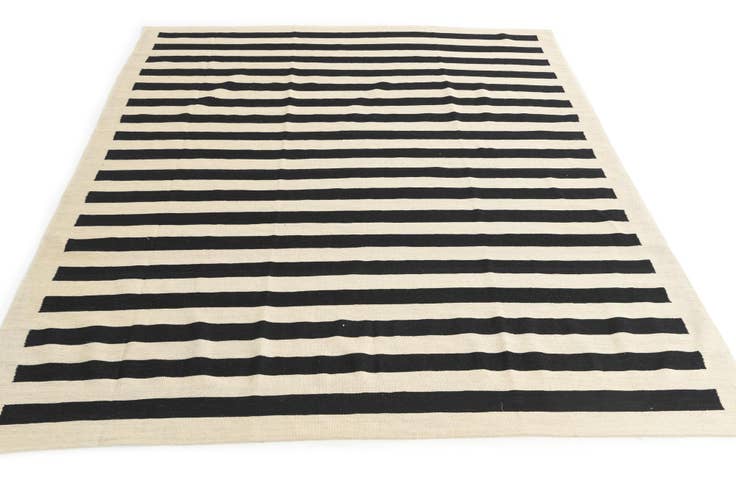 Detail image of 8' 2 x 9' 8 Hand Woven Kilim Modern Wool Rug