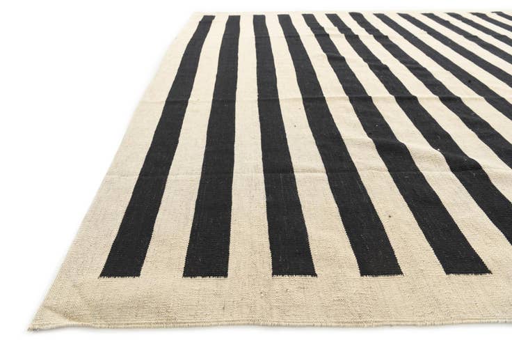 Detail image of 8' 2 x 9' 8 Hand Woven Kilim Modern Wool Rug