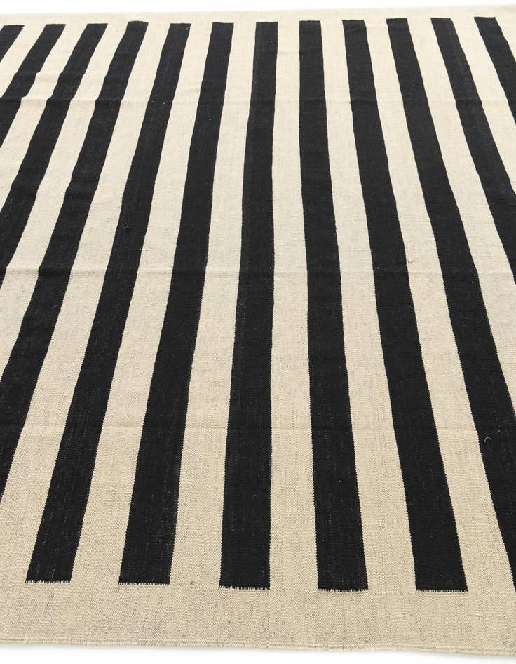 Detail image of 8' 2 x 9' 8  Hand Woven Kilim Modern Wool Rug