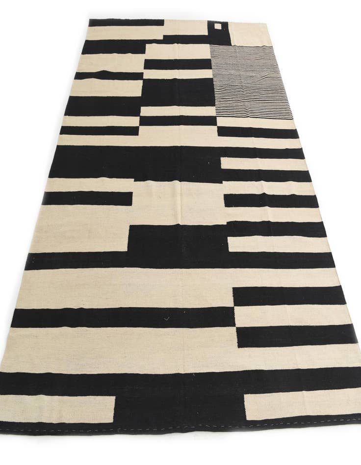 Detail image of 8' 9 x 11' 3 Hand Woven Kilim Modern Wool Rug