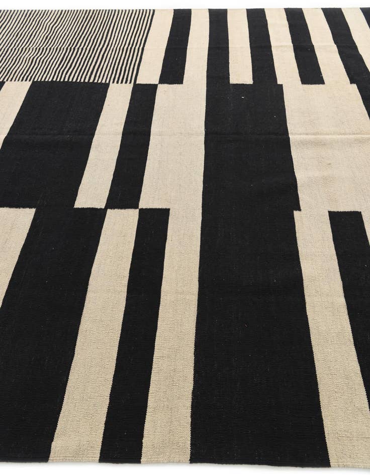 Detail image of 8' 9 x 11' 3  Hand Woven Kilim Modern Wool Rug