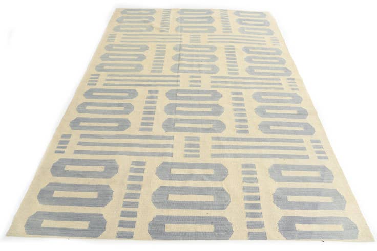 Detail image of 6' 6 x 9' 5 Hand Woven Kilim Modern Wool Rug