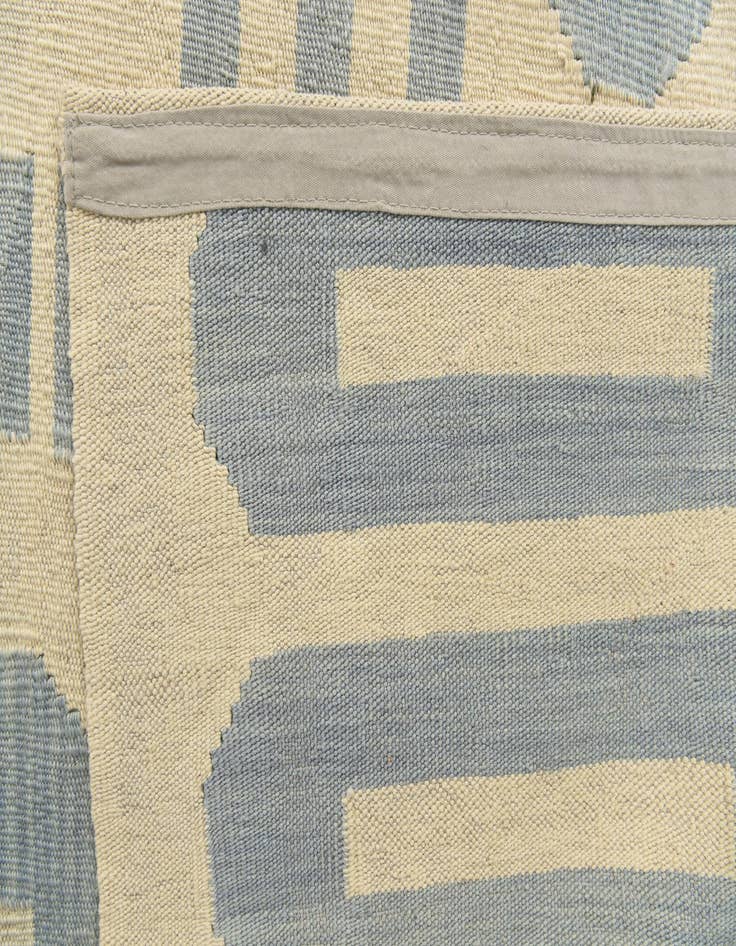 Detail image of 6' 6 x 9' 5  Hand Woven Kilim Modern Wool Rug